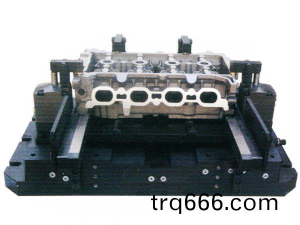 缸盖(gai)加工(gong)液压夹具