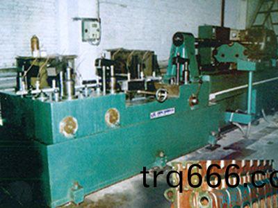 柴(chai)油(you)机缸体(ti)凸(tu)轮轴(zhou)孔精(jing)铰组合(he)机(ji)床(chuang)